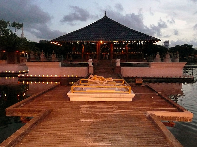 Gangaramaya Buddhist Temple